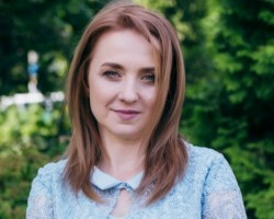 виконувачка функцій завідувача шкільного відділення, спеціаліст вищої категорії, викладач-методист